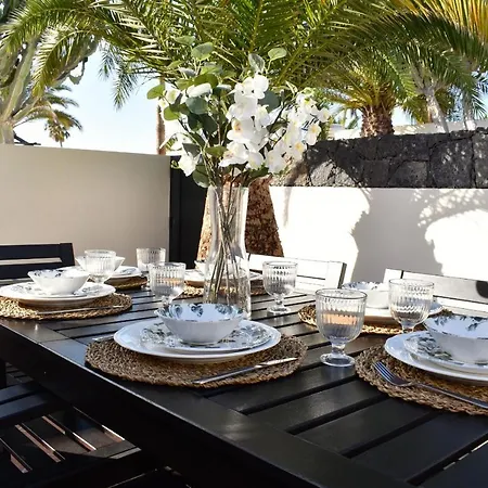Sunny Bungalow In Front Of The Sea 3 Bedrooms Holiday home *