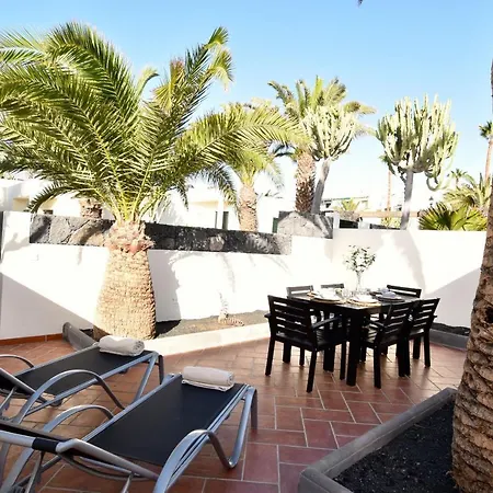 Sunny Bungalow In Front Of The Sea 3 Bedrooms Holiday home *